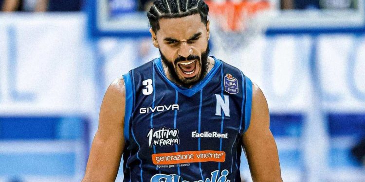 L'urlo di Nazareth Mitrou-Long per Napoli (da facebook.com/NPLBasketball)