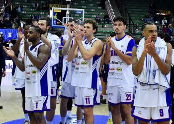 La NutriBullet Treviso saluta i suoi tifosi (da facebook.com/trevisobasket)