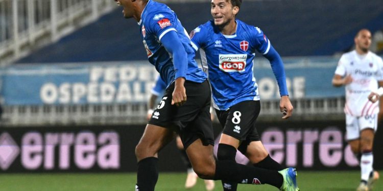 L'esultanza di Khailoti del Novara (novarafootballclub.it)