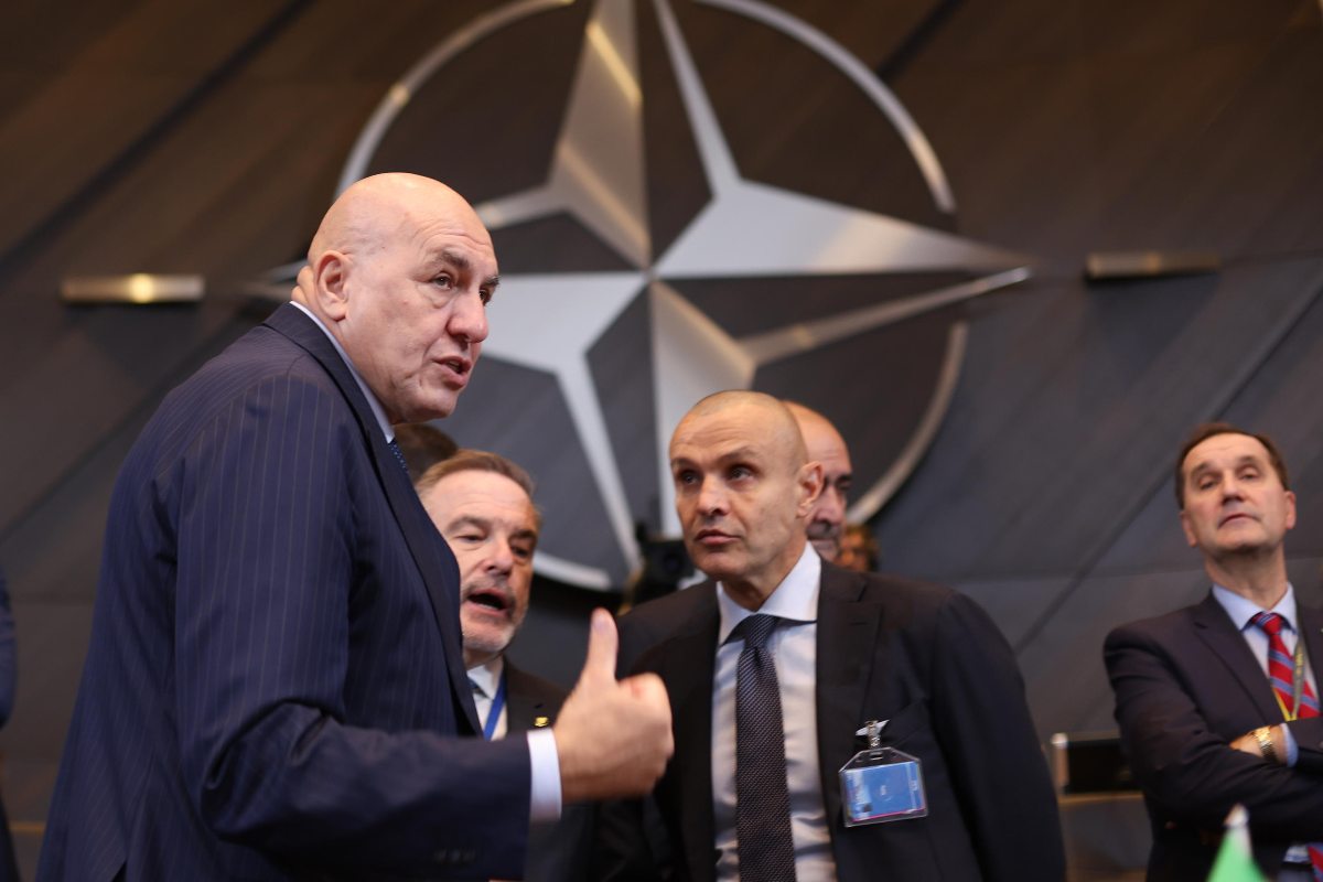 Crosetto e ministri NATO