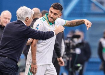 Gian Piero Gasperini con Lorenzo Pellegrini: la Roma vola (Foto ANSA)