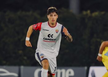 Alessandro Ghillani con la maglia del Lumezzane (da facebook.com/fclumezzane.official)