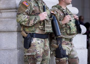 La Guardia Nazionale negli USA (Foto: ANSA-EPA/JIM LO SCALZO)