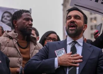 Zhoran Mamdani in campagna elettorale (Ansa)