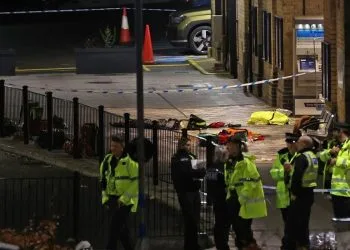 Assalto a un treno in Inghilterra: le operazioni di soccorso