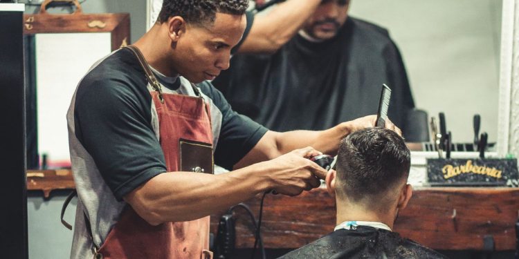 Parrucchiere (Foto: Pexels)