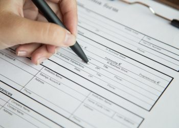 Foglio con tasse da pagare