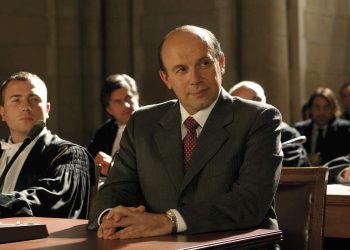 Elio de Capitani in un film