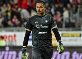 Elia Caprile in campo con il Cagliari (Foto: Web)