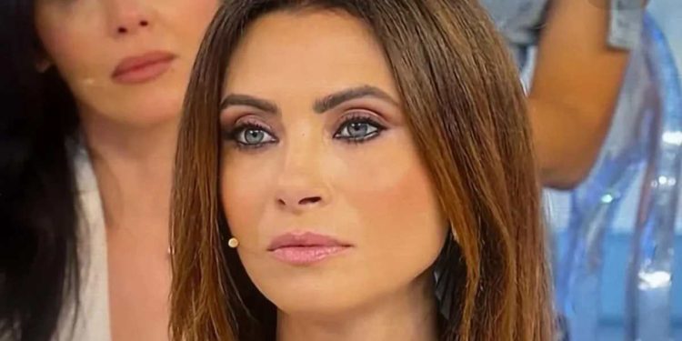 agnese de pasquale lascia uomini e donne