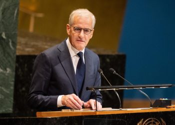 Jonas Gahr Store, Norvegia