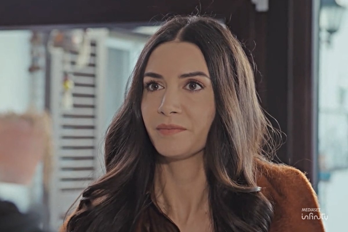 Anticipazioni La forza di una donna 12 novembre 2025 (Screen Mediaset Infinity)