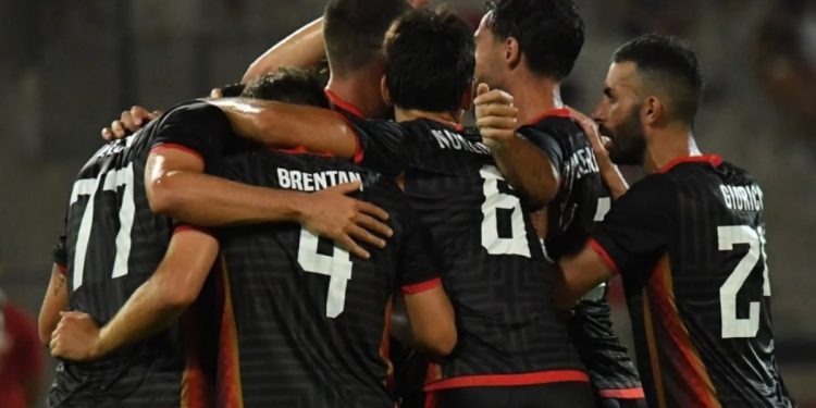 L'esultanza dei giocatori della Torres (Facebook Lega Pro)