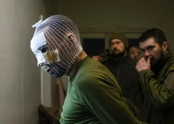 Militari ucraini nelle retrovie del fronte di Pokrovsk (Ansa)