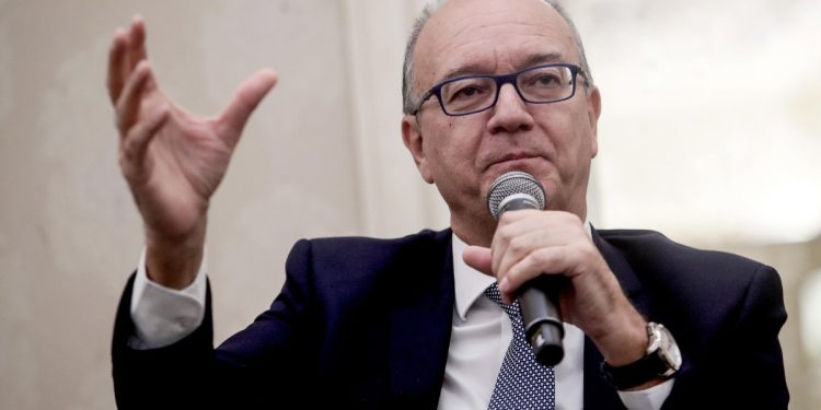 Il ministro dell'Istruzione Giuseppe Valditara (Ansa)