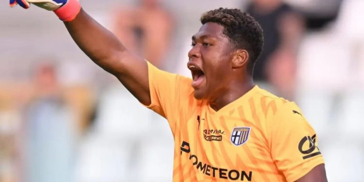 Zion Suzuki con la maglia del Parma (Foto: Web)