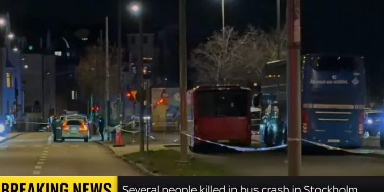 Stoccolma, bus contro pensilina