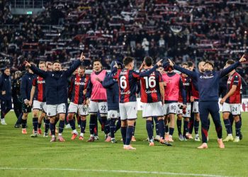 Il Bologna festeggia la vittoria contro il Napoli (Foto ANSA)