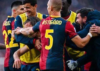 Il Genoa esulta contro la Fiorentina (Foto ANSA)
