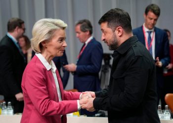 Von der Leyen e Zelensky