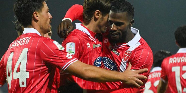 La gioia dei calciatori del Monza (acmonza.com)