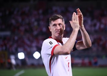 Robert Lewandowski con la maglia della Nazionale polacca (Foto Ansa)