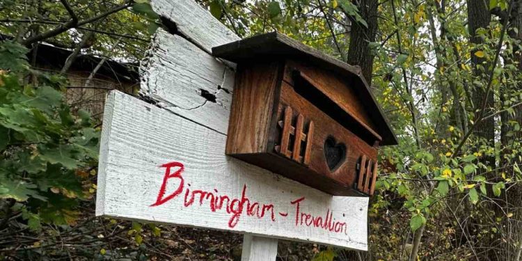 La buchetta della posta di casa Trevallion-Birmingham, a Palmoli (Chieti) (Ansa)