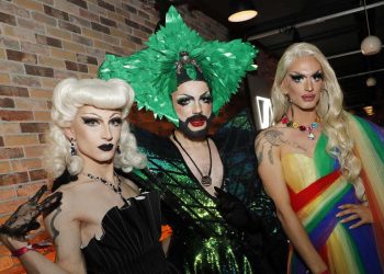 Drag-queen al party degli International Music Award (IMA), Berlino, 2019 (Ansa)