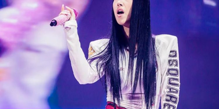 Anna Pepe, spray al peperoncino al concerto