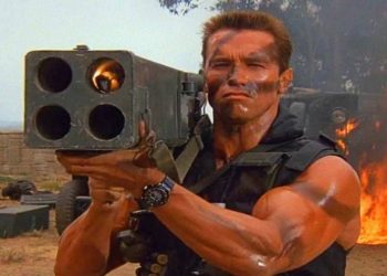 Arnold Schwarzenegger in Commando, film su Rete 4 (Foto Web)