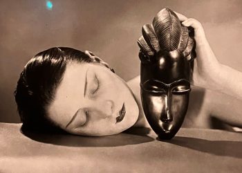 Man Ray, "Noire et blanche”" (1926, stampa postuma, particolare)