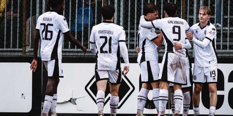 L'esultanza dei calciatori del Cesena Primavera (cesenafc.com)