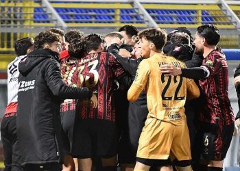 L'esultanza dei calciatori del Sorrento (fcsorrento.com)