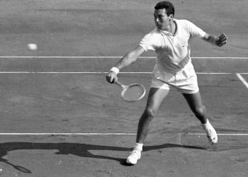 Nicola Pietrangeli in azione (Foto ANSA)