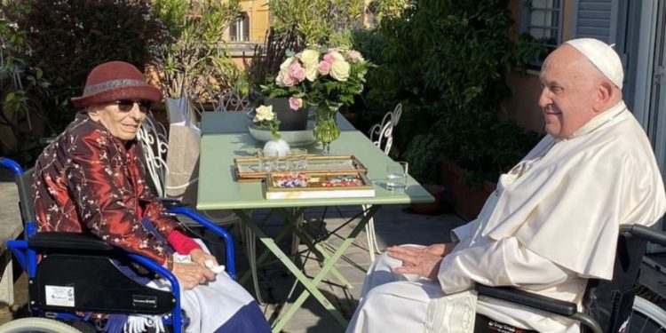 Emma Bonino e Papa Francesco