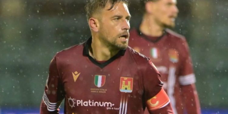 Federico Dionisi, capitano del Livorno (Facebook Lega Pro)