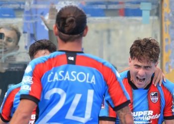 Gabriel Lunetta e Tiago Casasola esultano con il Catania (da facebook.com/officialcataniafc)