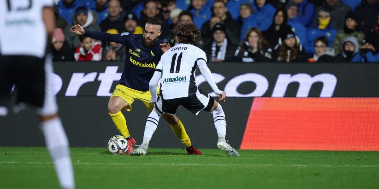 Zampano del Modena affrontato da Ciervo del Cesena (modenacalcio.com)