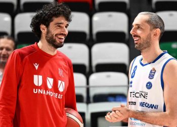 Vitali e Della Valle prima di Reggio Emilia-Brescia (Facebook Pallacanestro Brescia)