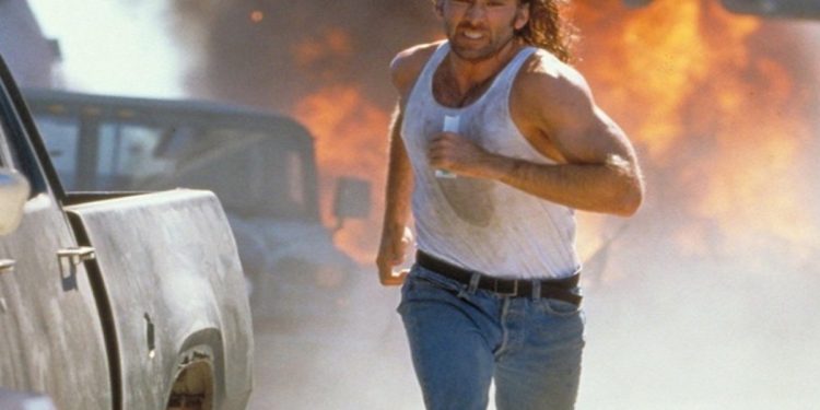 Nicolas Cage in Con Air, film su Rai 2 in prima serata (Foto Web)