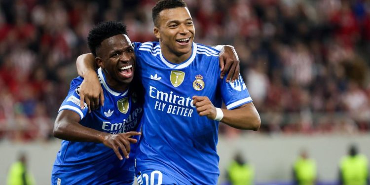 Vinicius Jr. e Mbappé esultano col Real Madrid in Champions League (Foto Ansa)