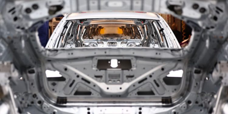 L'impianto BMW di Monaco di Baviera (Ansa)