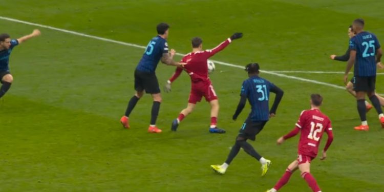 Il rigore di Inter Liverpool (Foto: Web)